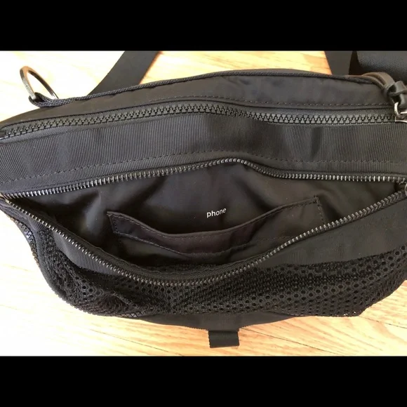 Lululemon Athletica Black Crossbody Bag - Picture 6 of 8